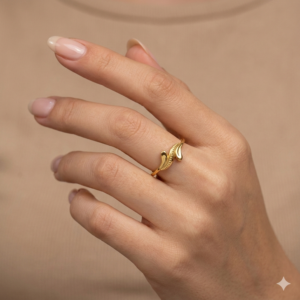 18k Gold Feather Inspired Ring